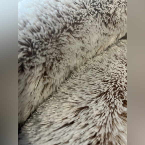 Two Encore Giant Plush Reindeer ๐ฆ Christmas ๐ Holiday - Picture 7 of 11